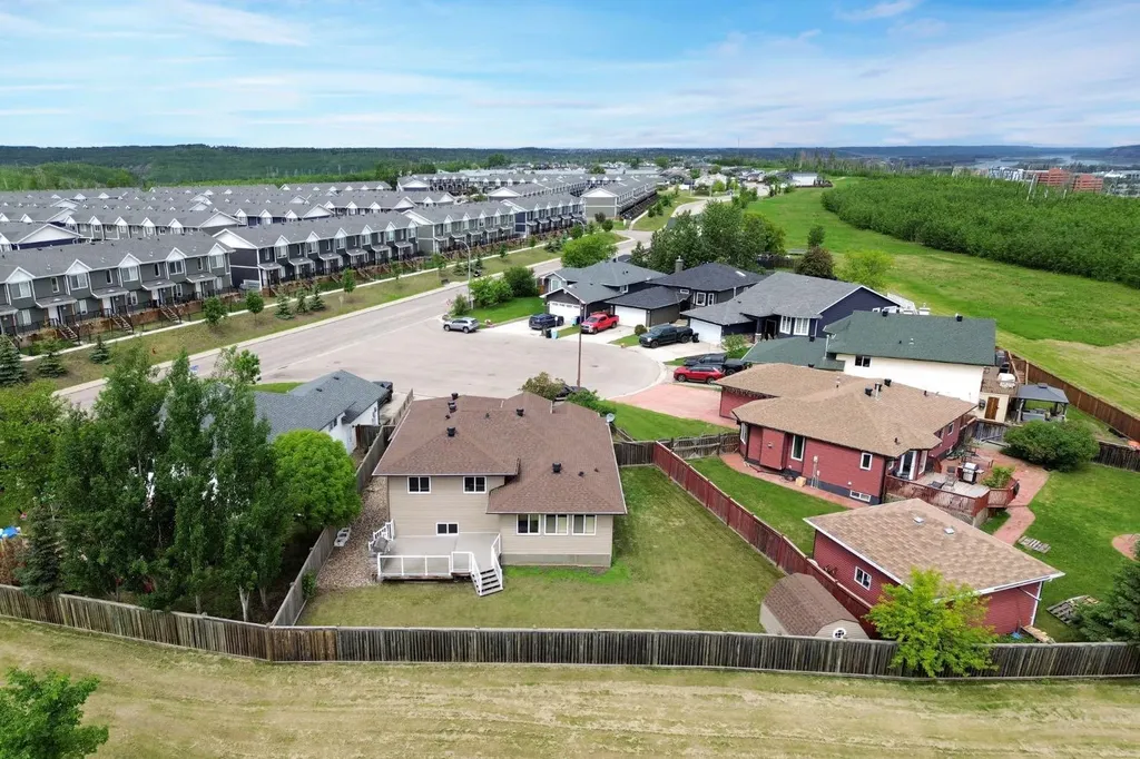 104 Avery Bay Fort Mcmurray AB T9J 1B1