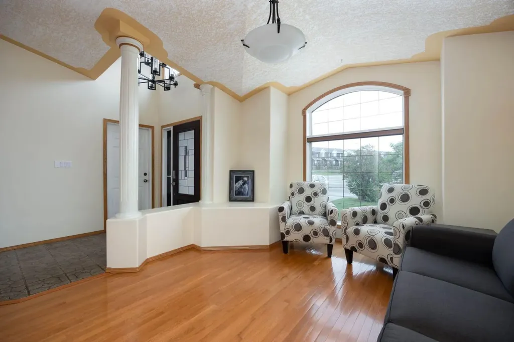 104 Avery Bay Fort Mcmurray AB T9J 1B1