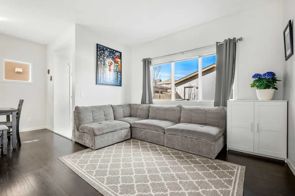 432 Marquis Heights SE Calgary AB T3M 1V1