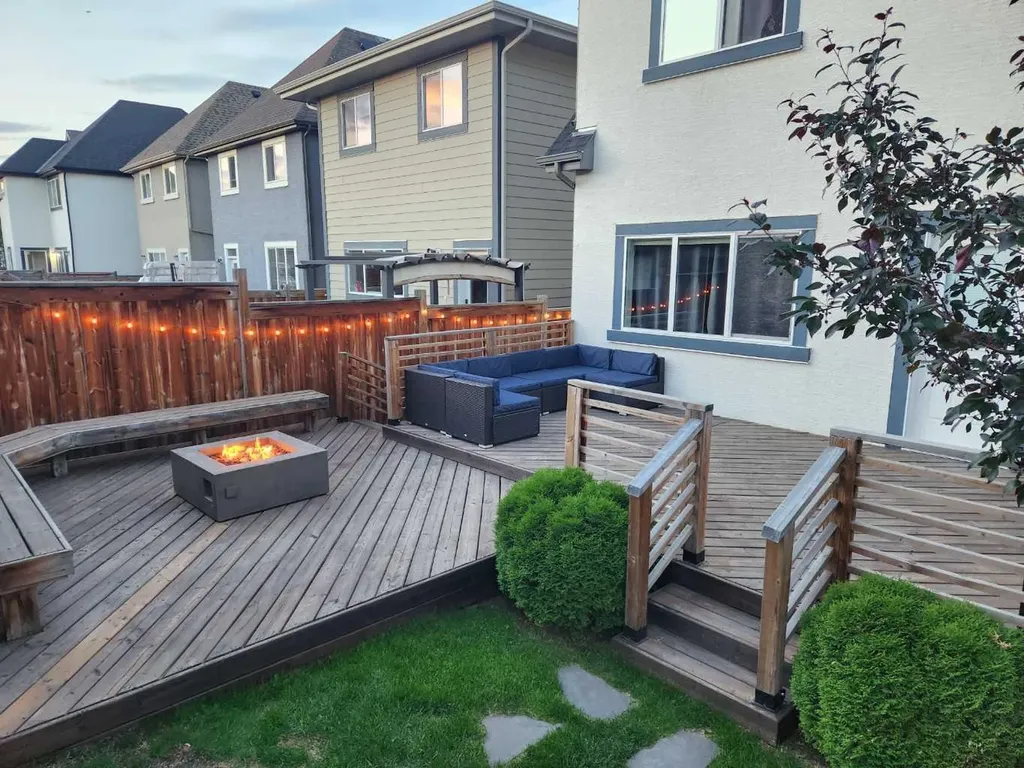 432 Marquis Heights SE Calgary AB T3M 1V1