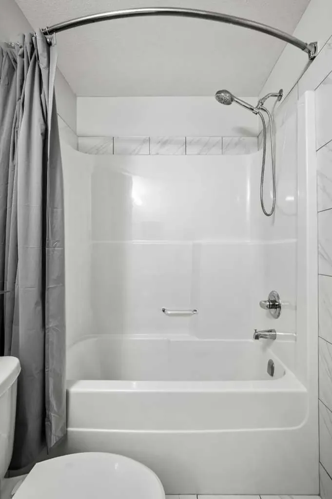 432 Marquis Heights SE Calgary AB T3M 1V1