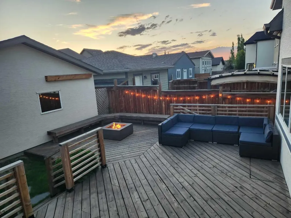 432 Marquis Heights SE Calgary AB T3M 1V1