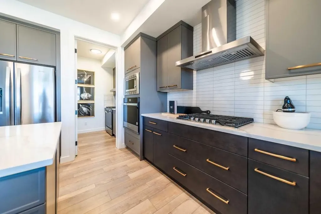 199 Bridgeport Circle Chestermere AB T1X 3E7