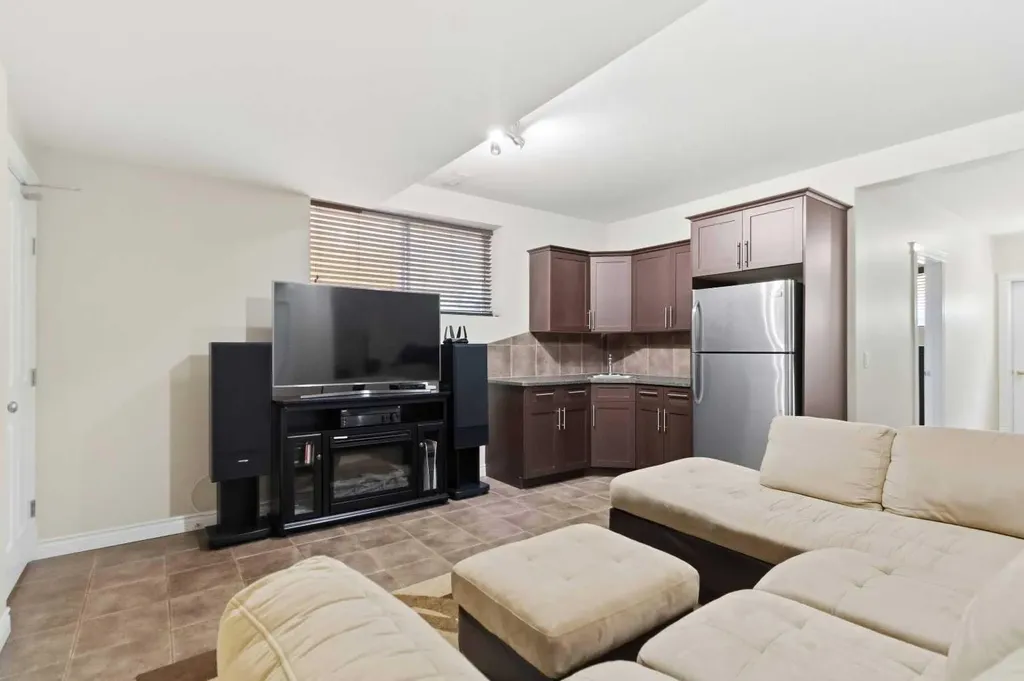 107 J.w. Mann Drive Fort Mcmurray AB T9H 5G7