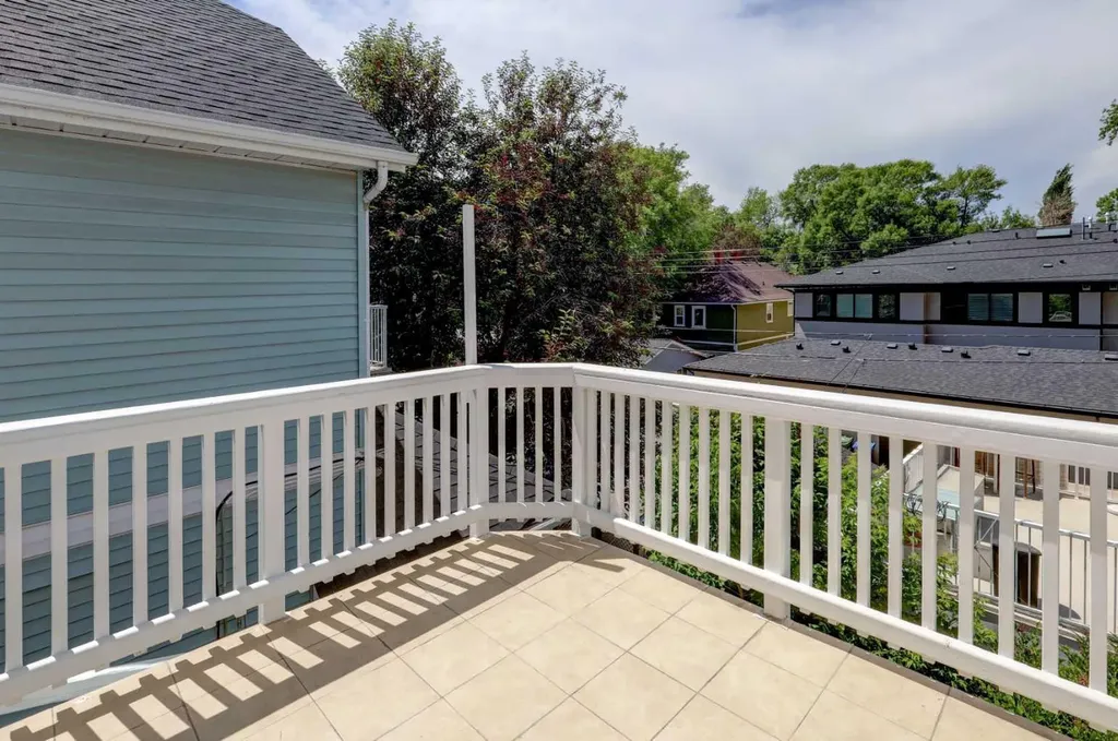 1921 5 Street SW Calgary AB T2S 2B2