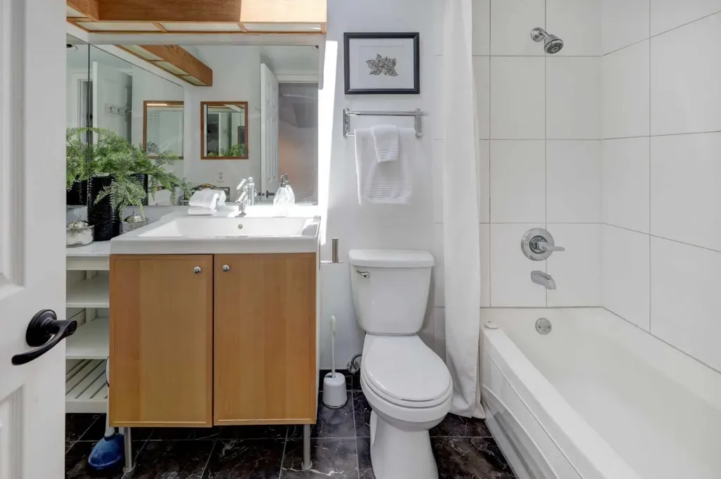 1921 5 Street SW Calgary AB T2S 2B2