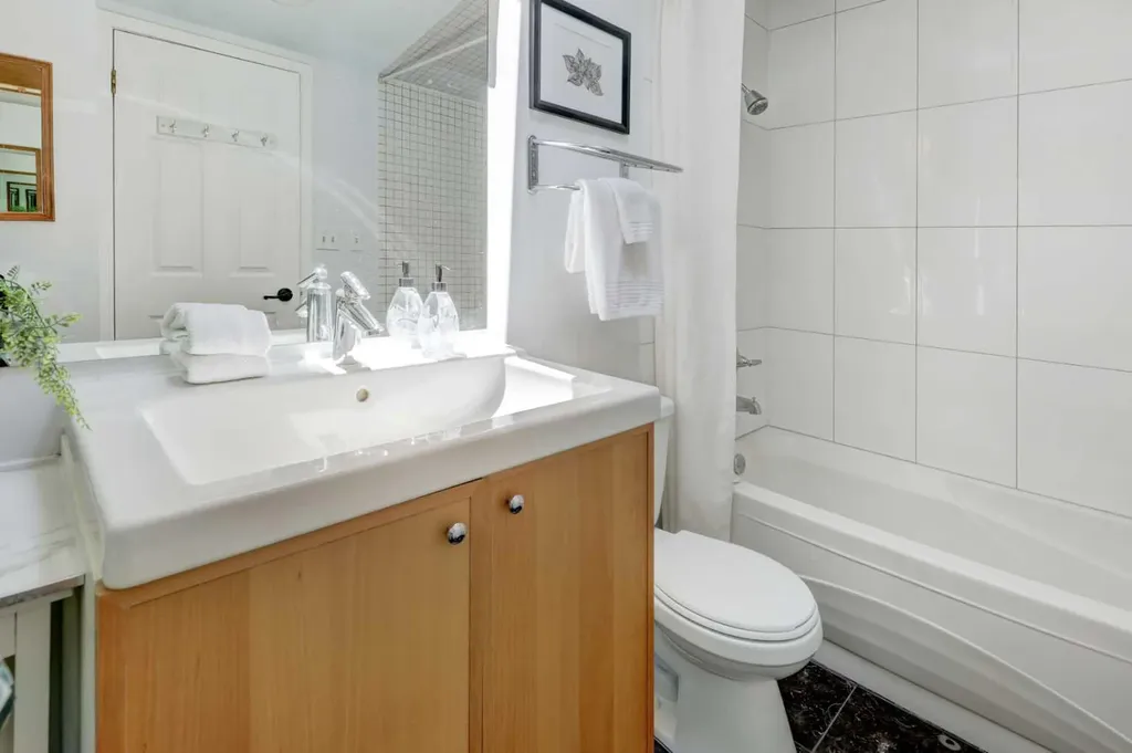 1921 5 Street SW Calgary AB T2S 2B2