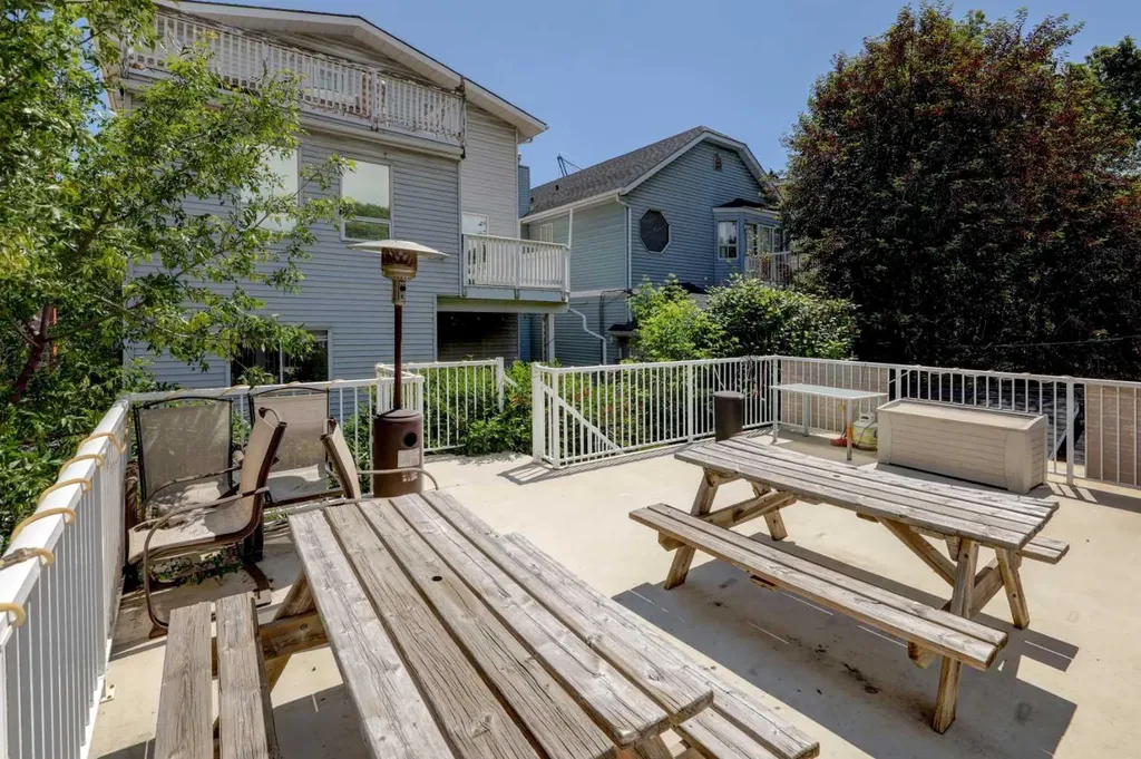 1921 5 Street SW Calgary AB T2S 2B2