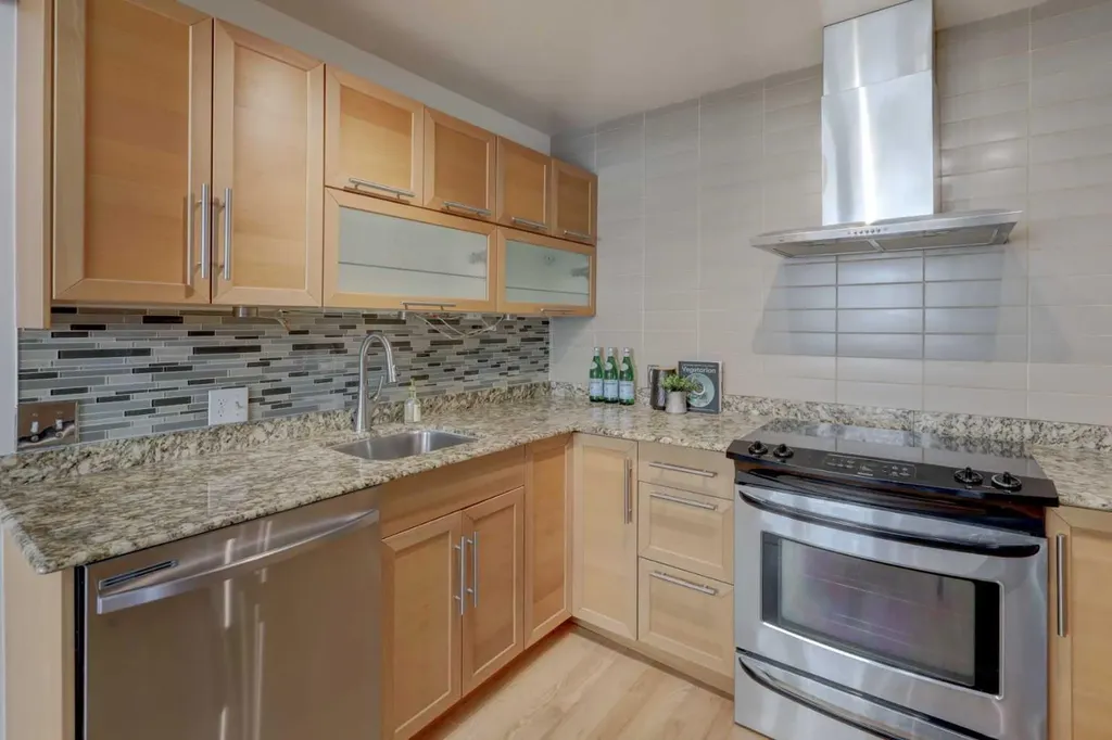 1921 5 Street SW Calgary AB T2S 2B2