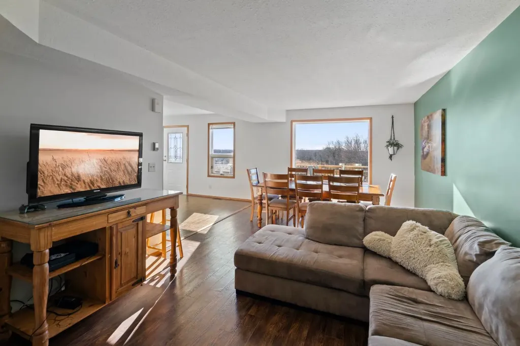 20203 460 Township Rural Camrose County AB T4V 5E7