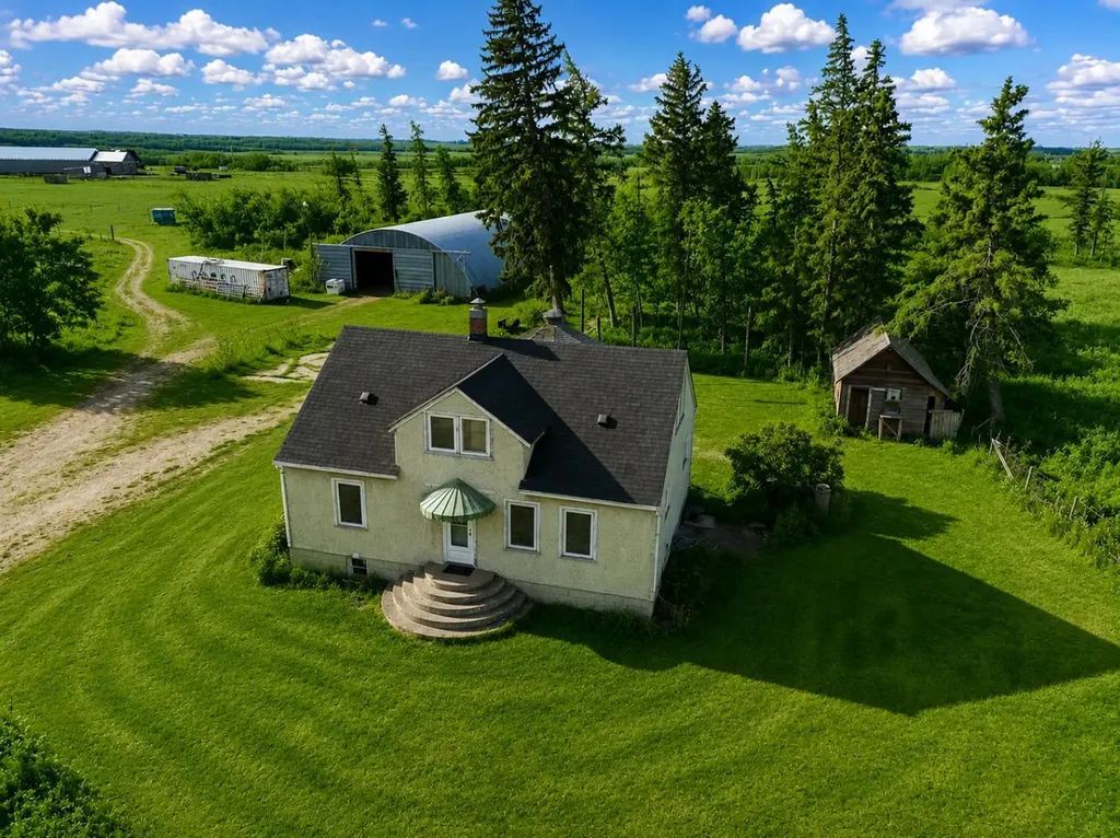 20203 460 Township Rural Camrose County AB T4V 5E7