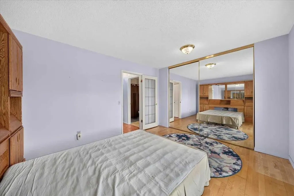 136 Hunterhorn Drive Calgary AB T2K 6H3