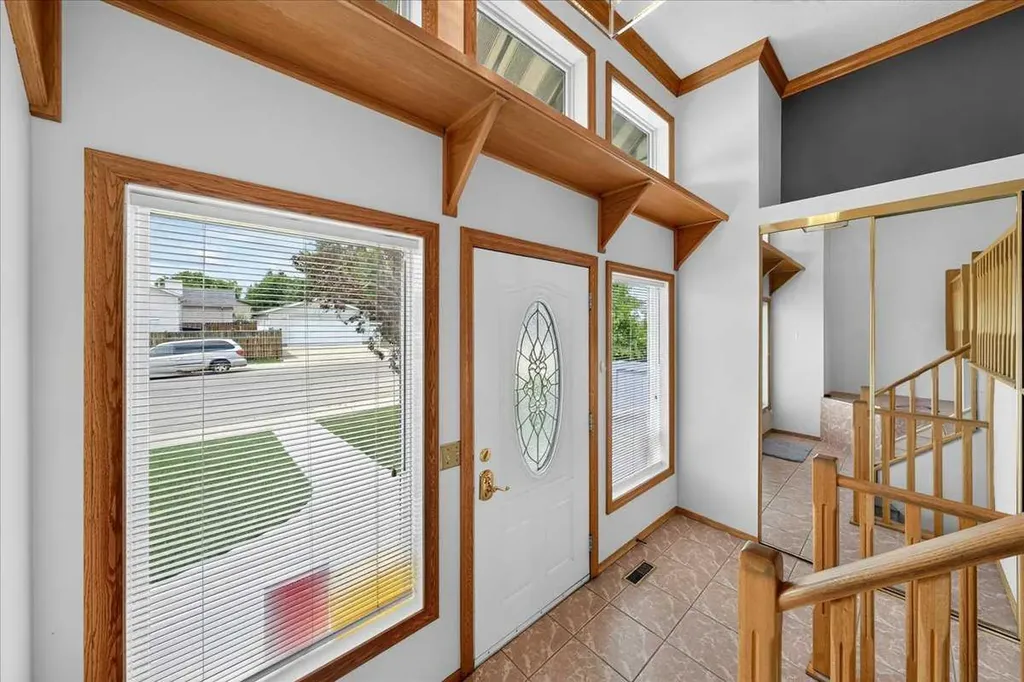 136 Hunterhorn Drive Calgary AB T2K 6H3