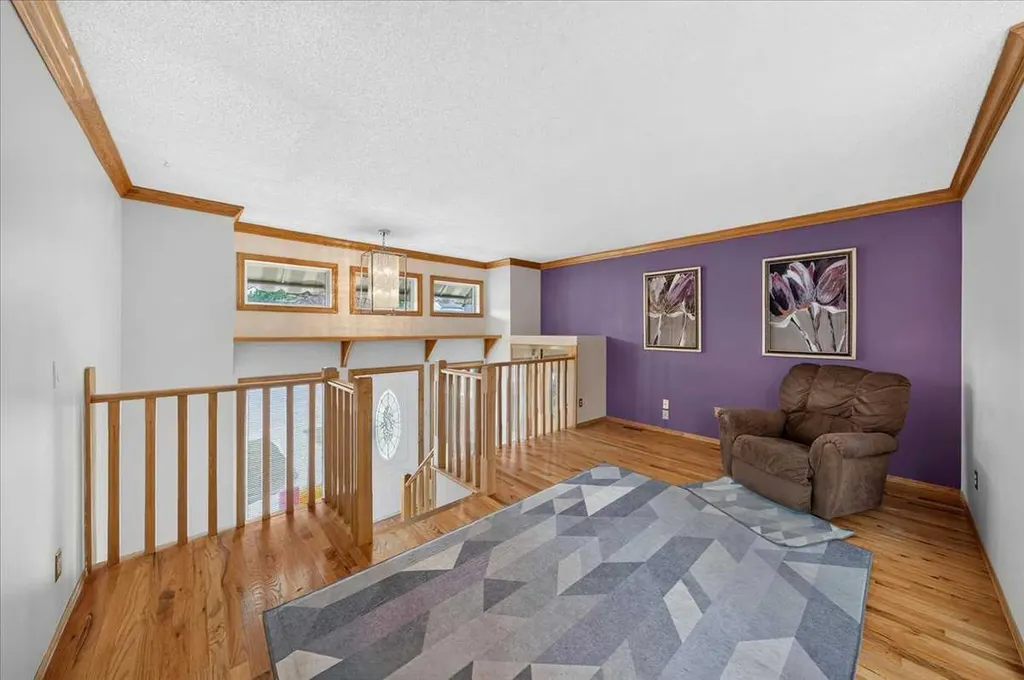 136 Hunterhorn Drive Calgary AB T2K 6H3
