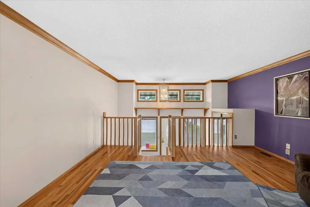 136 Hunterhorn Drive Calgary AB T2K 6H3