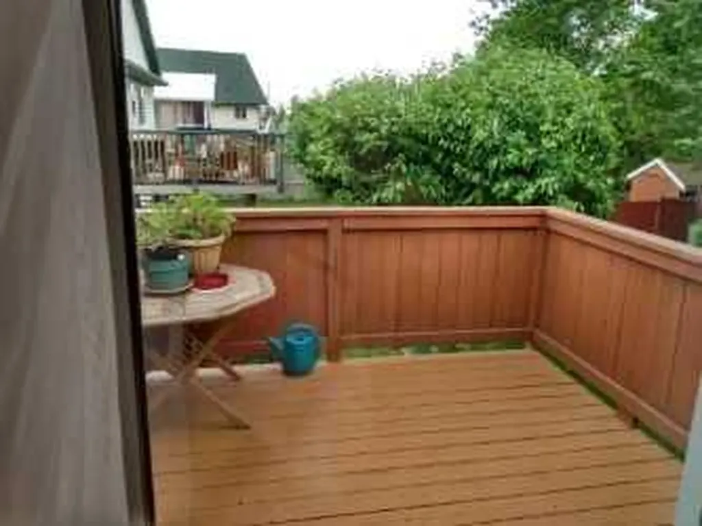 100 Doverglen Crescent SE Calgary AB T2B 2P6