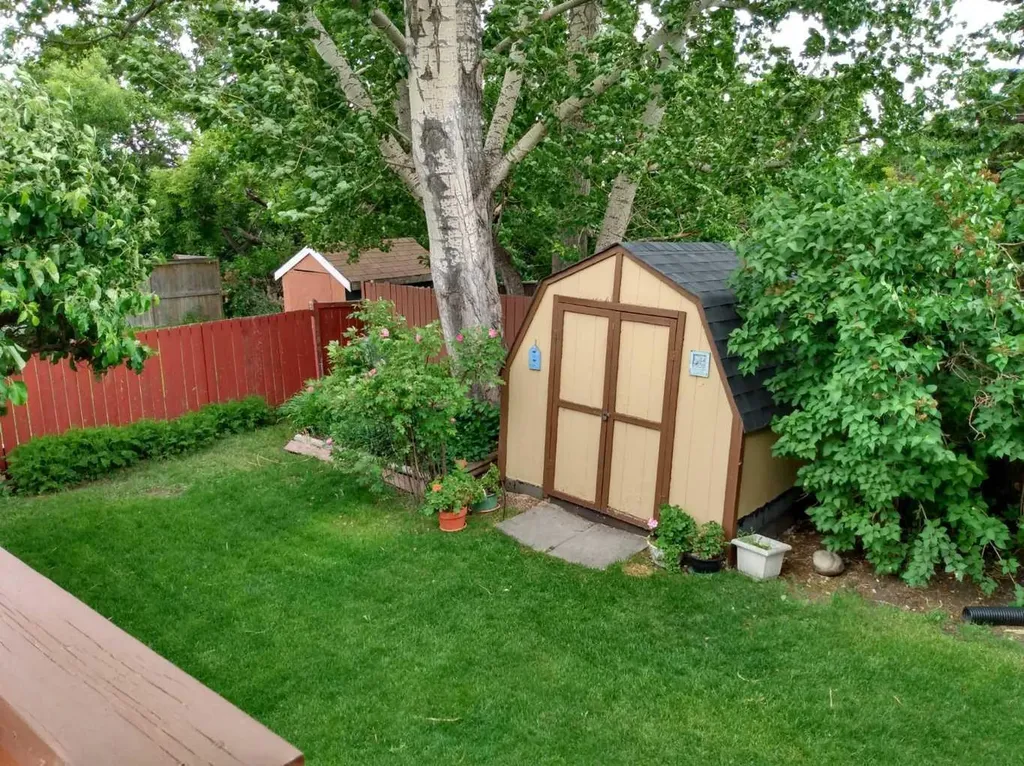 100 Doverglen Crescent SE Calgary AB T2B 2P6