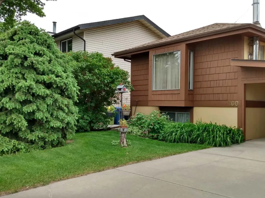 100 Doverglen Crescent SE Calgary AB T2B 2P6