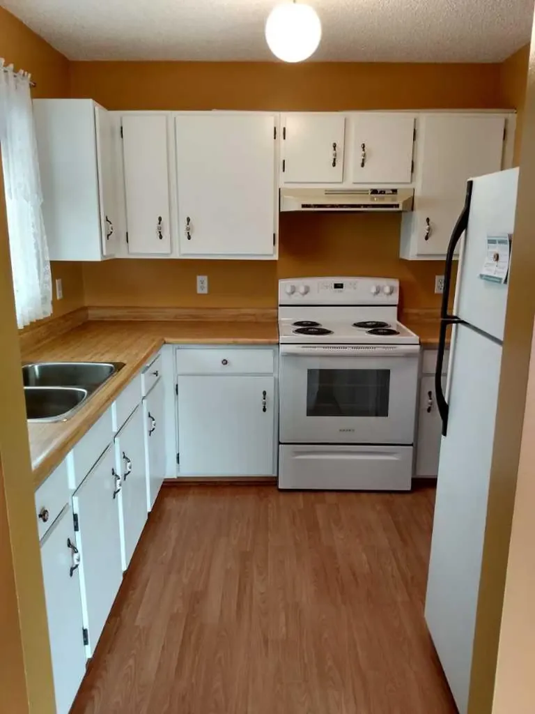 100 Doverglen Crescent SE Calgary AB T2B 2P6