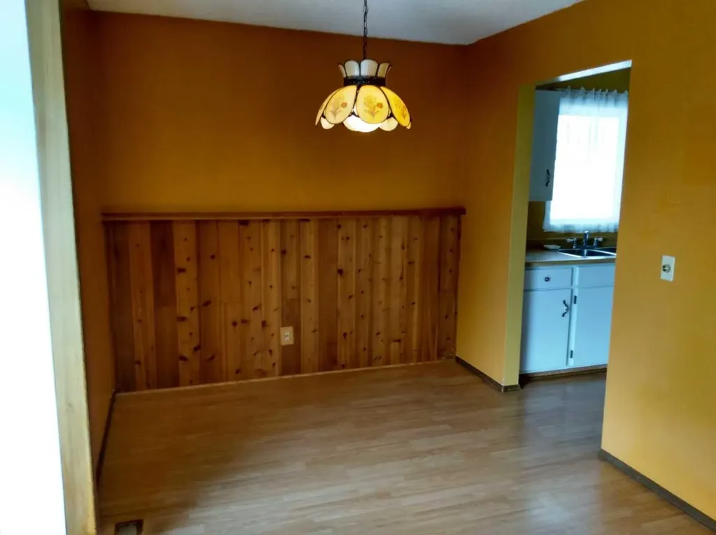 100 Doverglen Crescent SE Calgary AB T2B 2P6