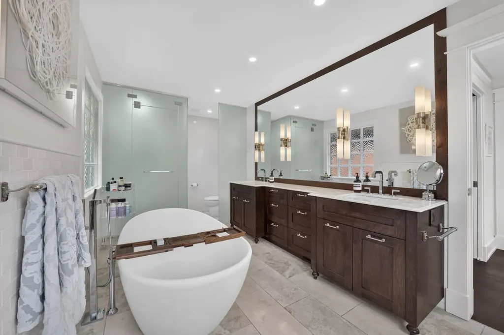 2720 10 Street SW Calgary AB T2T3H2
