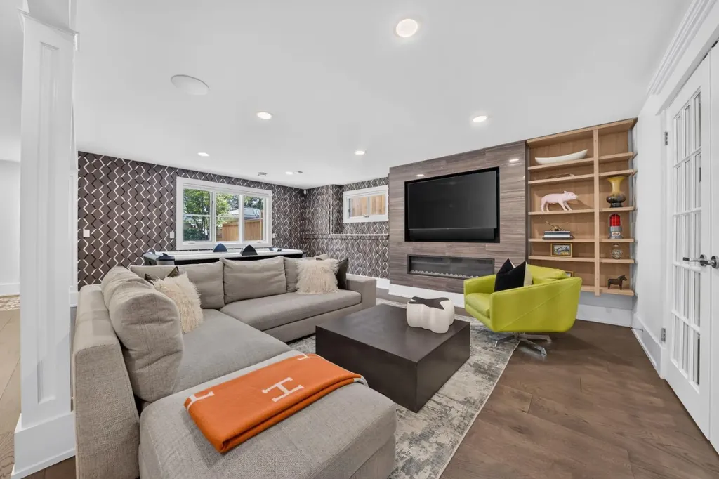 2720 10 Street SW Calgary AB T2T3H2