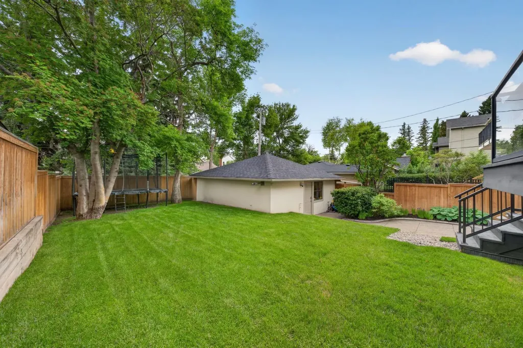 2720 10 Street SW Calgary AB T2T3H2