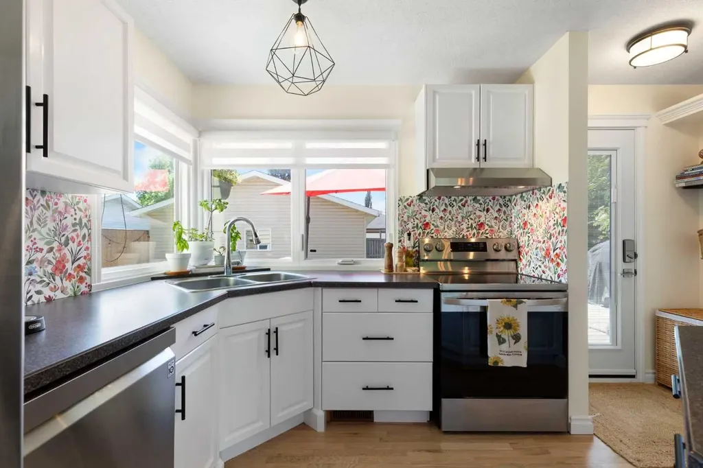 263 Midlawn Close SE Calgary AB T2X 1A7