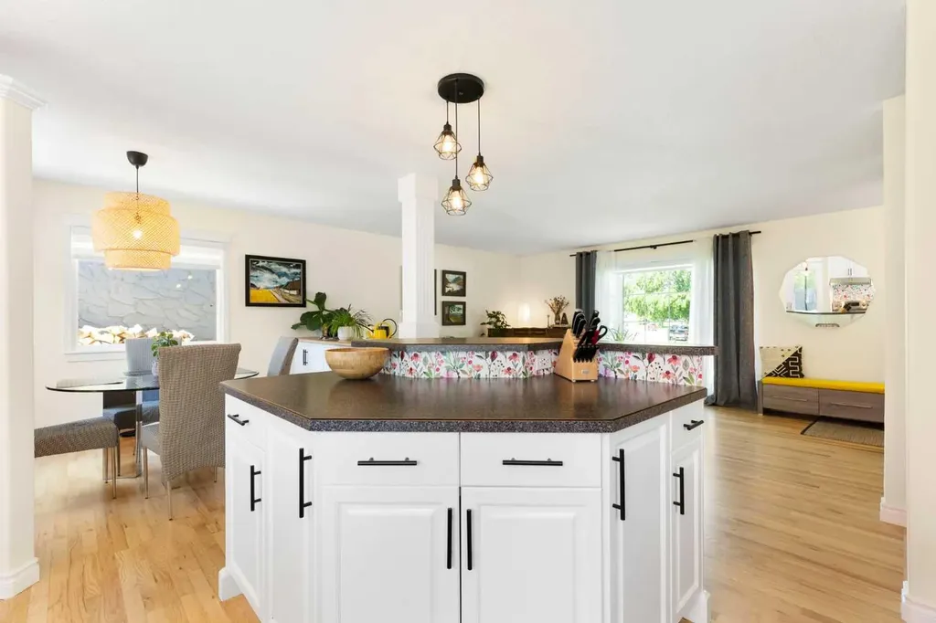 263 Midlawn Close SE Calgary AB T2X 1A7