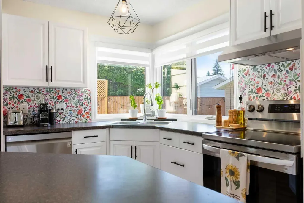 263 Midlawn Close SE Calgary AB T2X 1A7