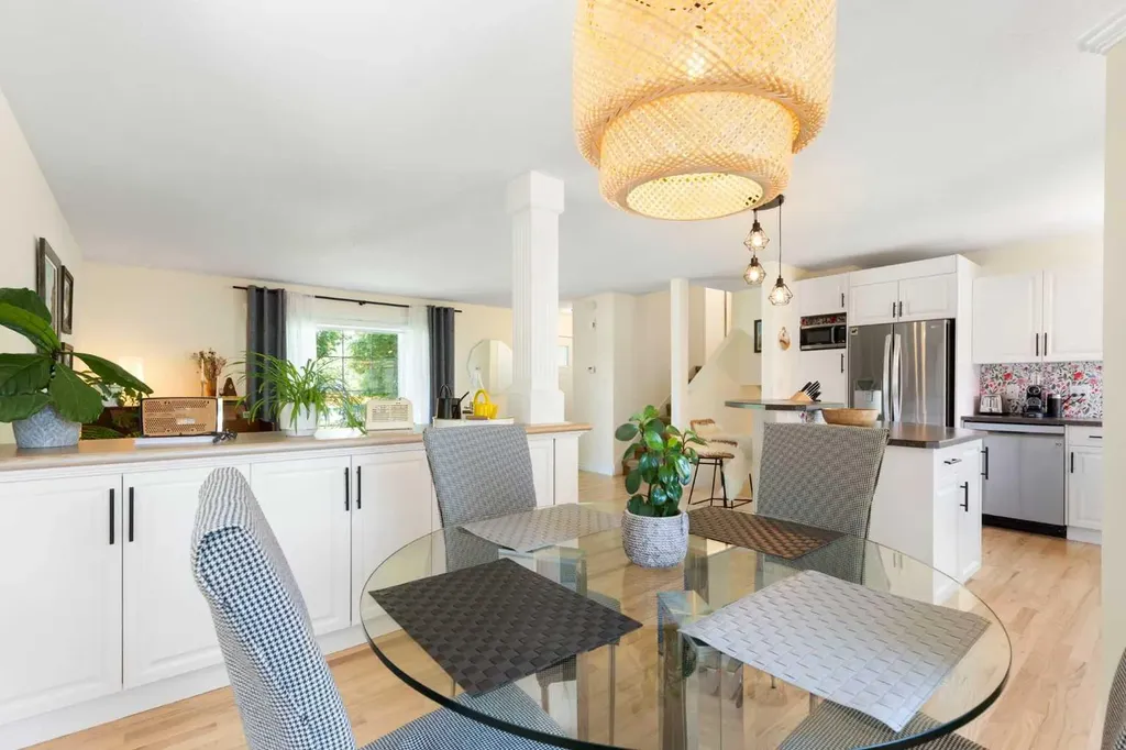 263 Midlawn Close SE Calgary AB T2X 1A7