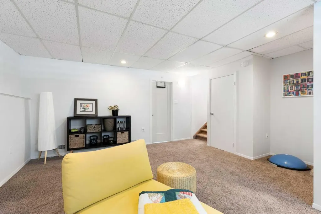 263 Midlawn Close SE Calgary AB T2X 1A7