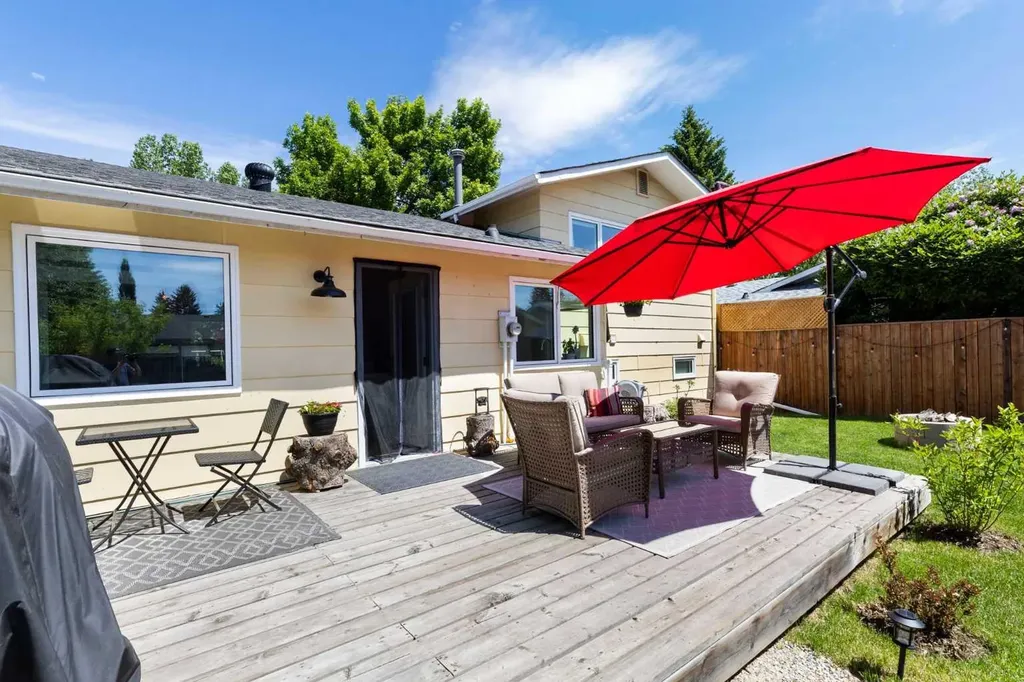 263 Midlawn Close SE Calgary AB T2X 1A7