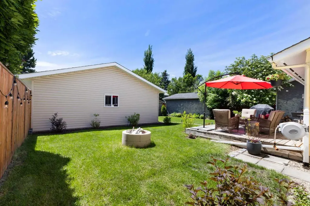 263 Midlawn Close SE Calgary AB T2X 1A7