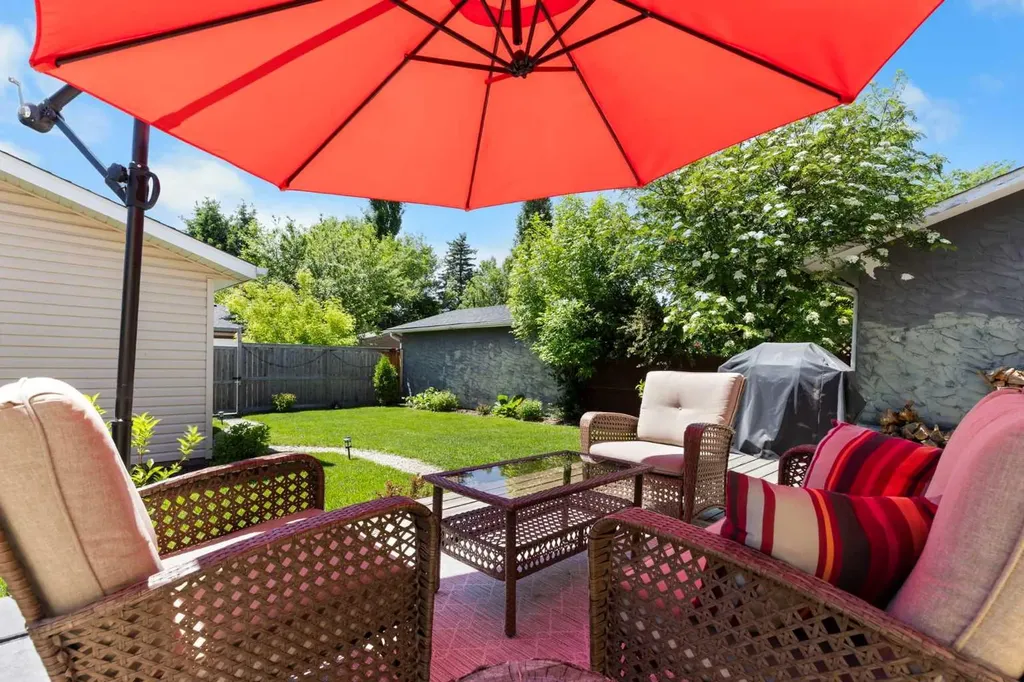 263 Midlawn Close SE Calgary AB T2X 1A7