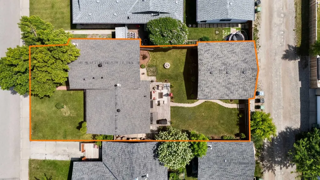 263 Midlawn Close SE Calgary AB T2X 1A7