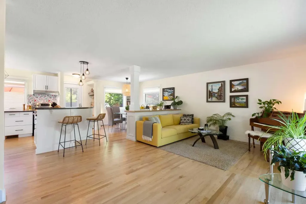 263 Midlawn Close SE Calgary AB T2X 1A7