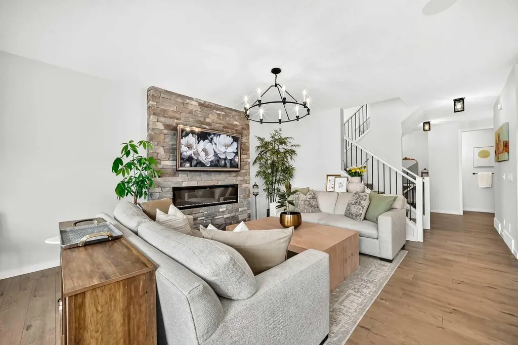 791 Cranbrook Gardens SE Calgary AB T3M 3L4