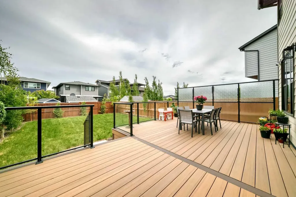 791 Cranbrook Gardens SE Calgary AB T3M 3L4