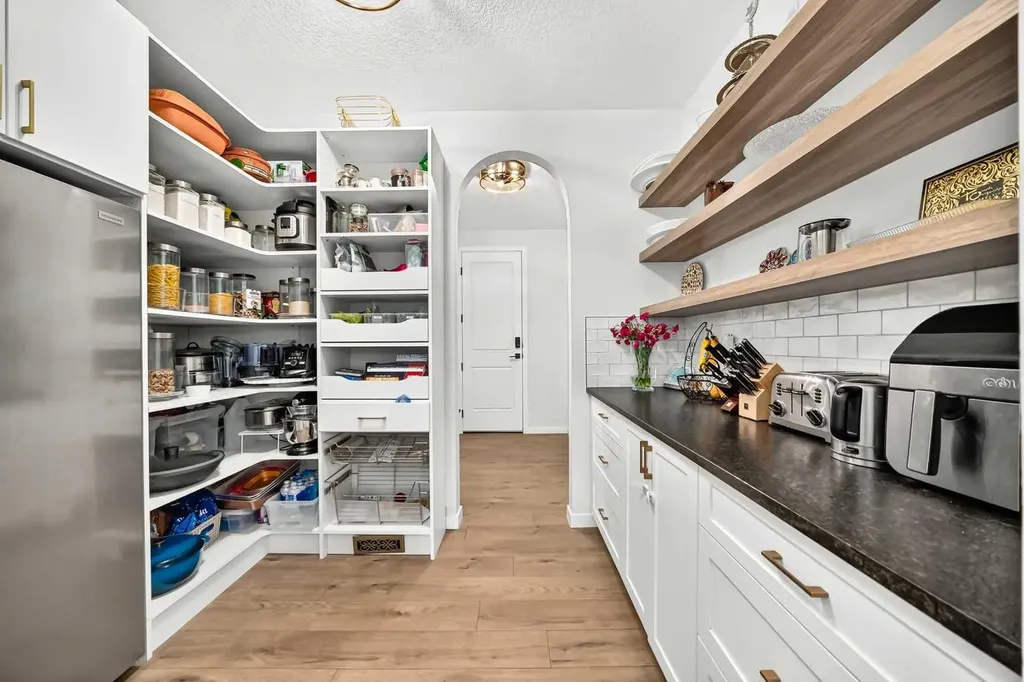 791 Cranbrook Gardens SE Calgary AB T3M 3L4