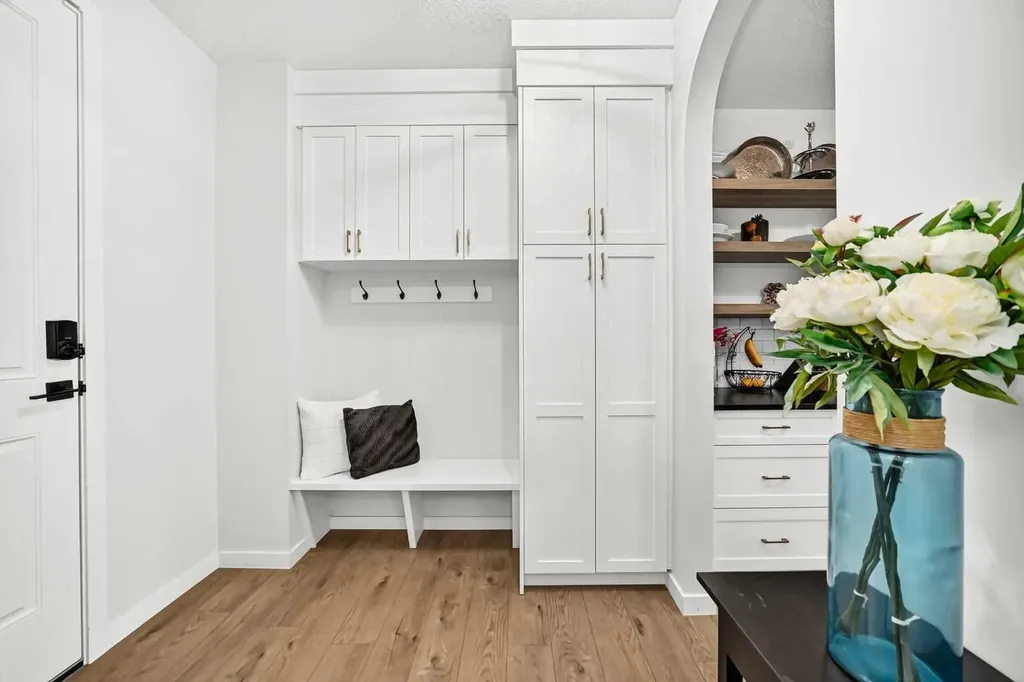 791 Cranbrook Gardens SE Calgary AB T3M 3L4