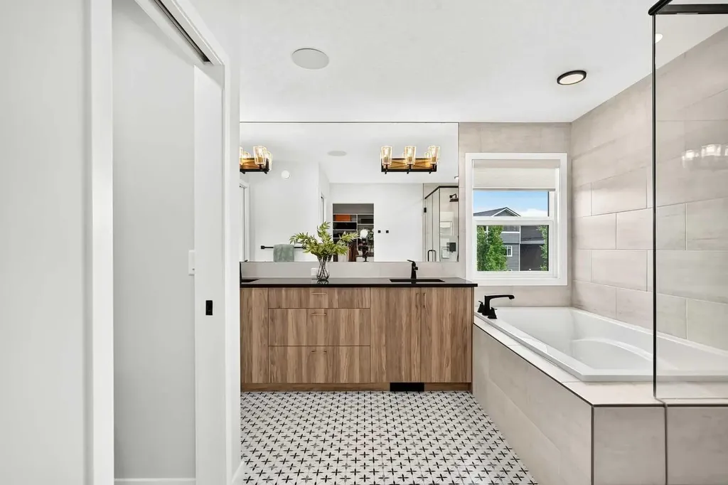 791 Cranbrook Gardens SE Calgary AB T3M 3L4
