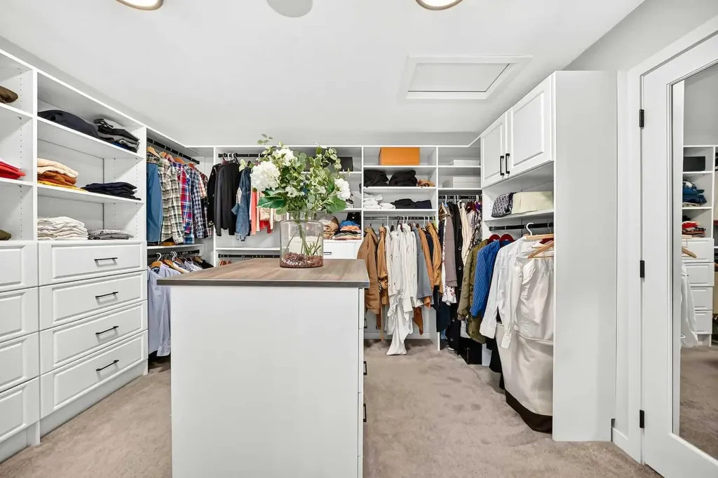 791 Cranbrook Gardens SE Calgary AB T3M 3L4