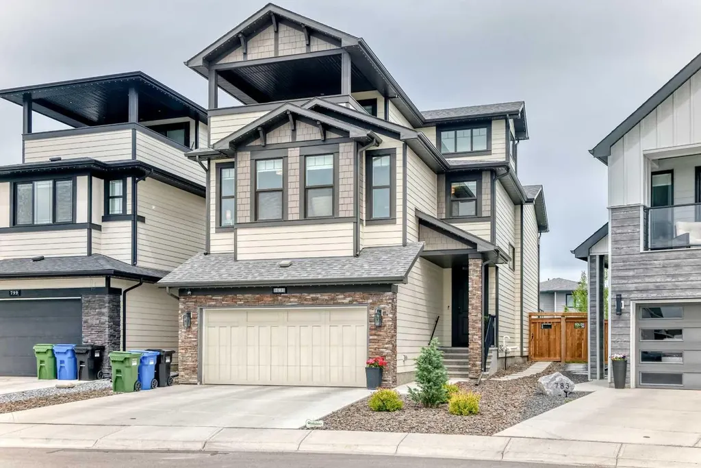 791 Cranbrook Gardens SE Calgary AB T3M 3L4
