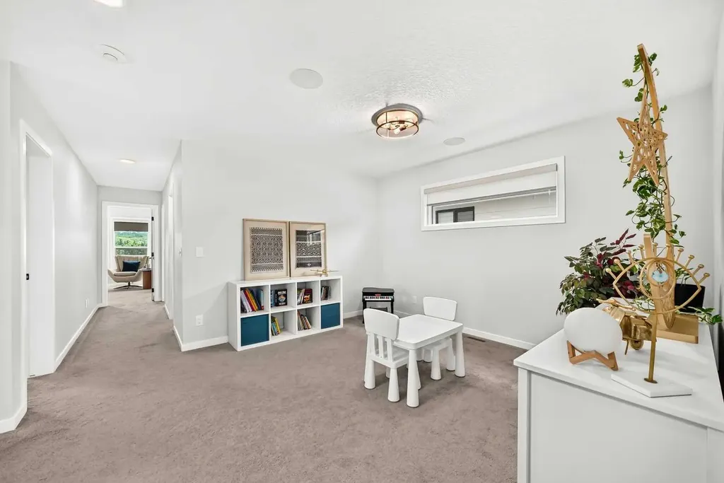 791 Cranbrook Gardens SE Calgary AB T3M 3L4