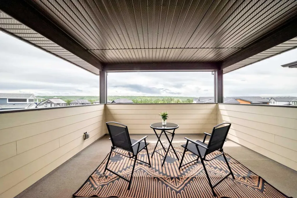791 Cranbrook Gardens SE Calgary AB T3M 3L4