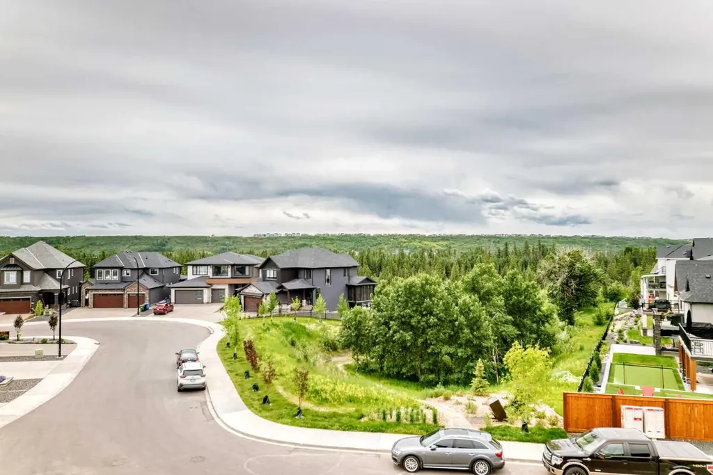 791 Cranbrook Gardens SE Calgary AB T3M 3L4