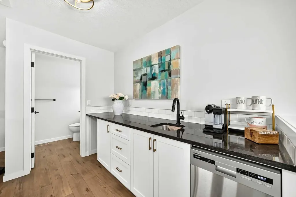 791 Cranbrook Gardens SE Calgary AB T3M 3L4