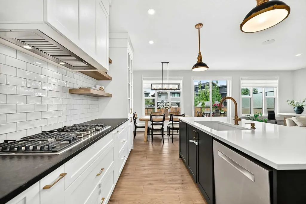 791 Cranbrook Gardens SE Calgary AB T3M 3L4
