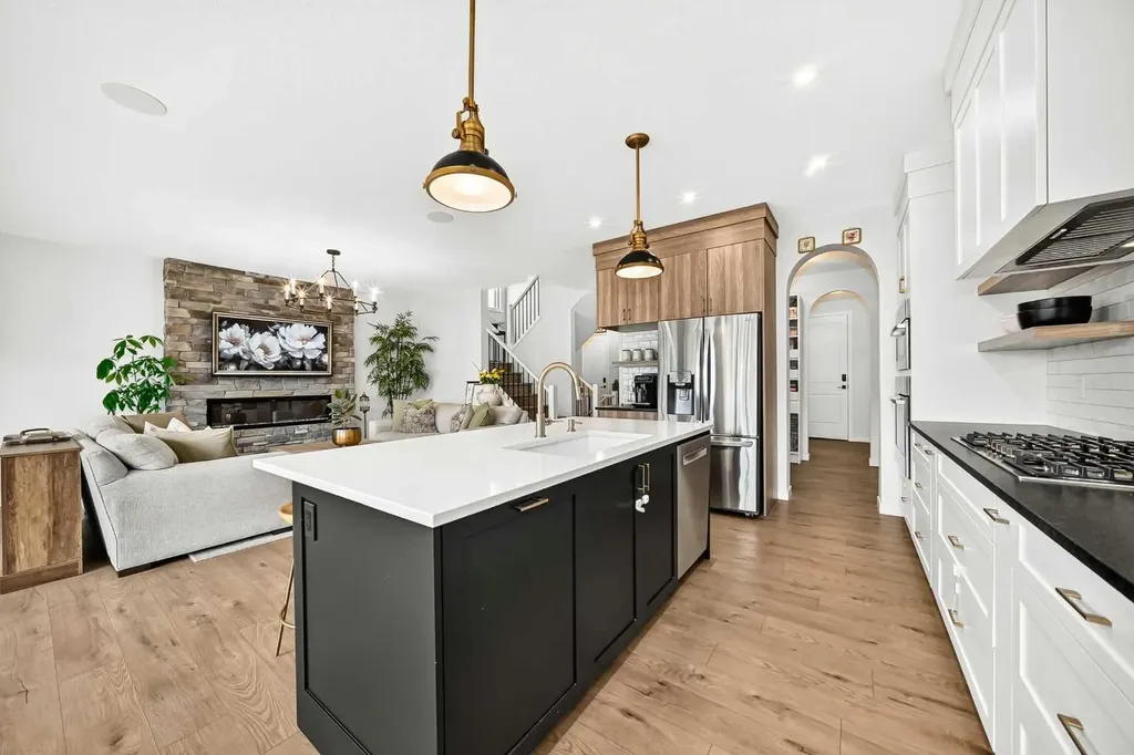 791 Cranbrook Gardens SE Calgary AB T3M 3L4